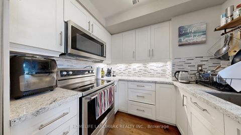 Photo 15 at 408 - 10 Queens Quay W, Waterfront Communities C1, Toronto
