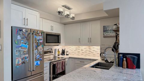 Photo 18 at 408 - 10 Queens Quay W, Waterfront Communities C1, Toronto