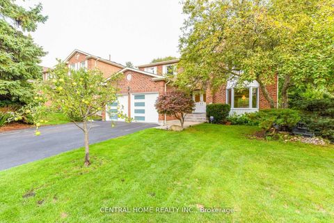 Photo 1 at 4 Robaldon Road, Rosethorn, Toronto