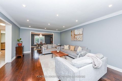 Photo 6 at 4 Robaldon Road, Rosethorn, Toronto