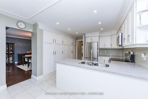 Photo 13 at 4 Robaldon Road, Rosethorn, Toronto