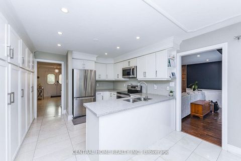 Photo 14 at 4 Robaldon Road, Rosethorn, Toronto