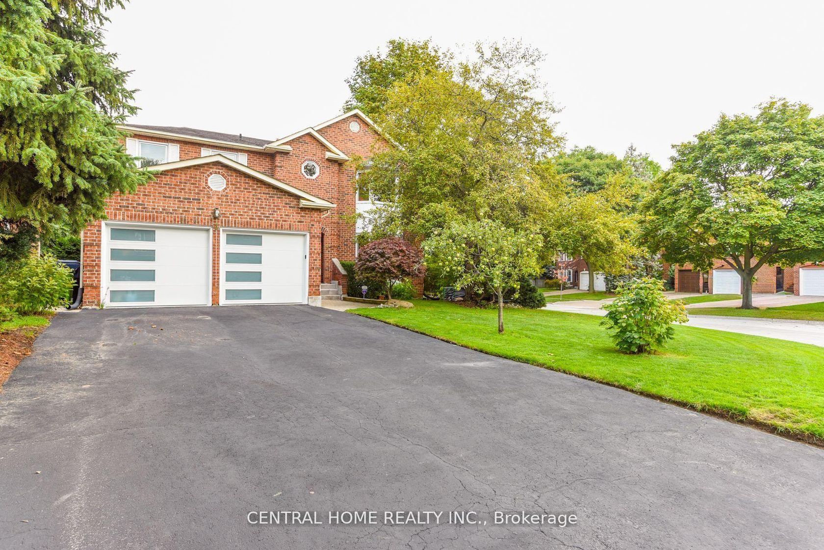 4 Robaldon Road, Rosethorn, Toronto 