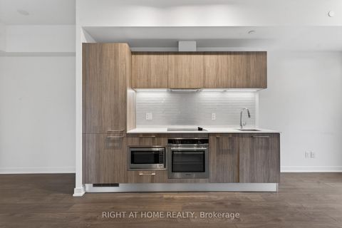 Photo 7 at 512 - 3 Gloucester Street, Yonge Corridor, Toronto