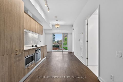 Photo 9 at 512 - 3 Gloucester Street, Yonge Corridor, Toronto