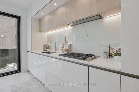 Photo 10 at 675 Huron Street, Annex, Toronto