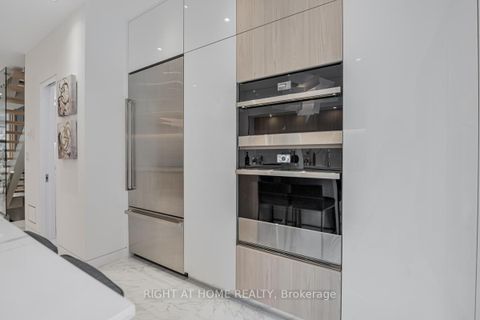 Photo 11 at 675 Huron Street, Annex, Toronto