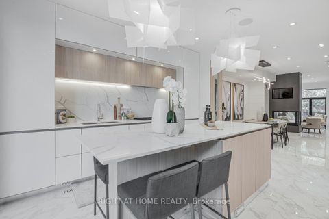 Photo 12 at 675 Huron Street, Annex, Toronto