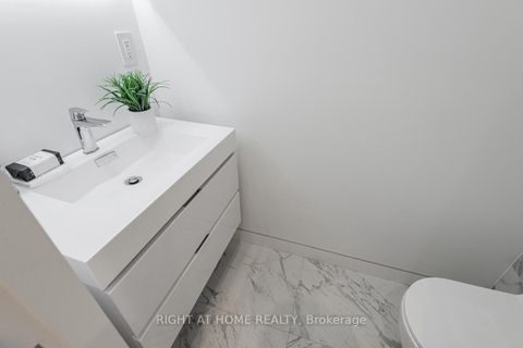 Photo 19 at 675 Huron Street, Annex, Toronto