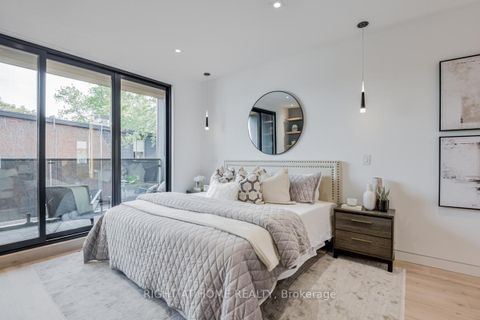 Photo 27 at 675 Huron Street, Annex, Toronto
