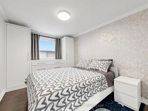 Photo 22 at 59 Terra Road, East Woodbridge, Vaughan