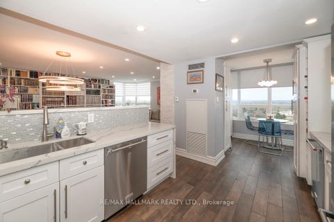 Photo 3 at 1004 - 7601 Bathurst Street, Yorkhill, Vaughan