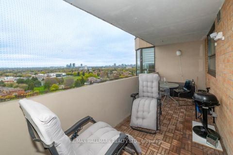 Photo 15 at 1004 - 7601 Bathurst Street, Yorkhill, Vaughan