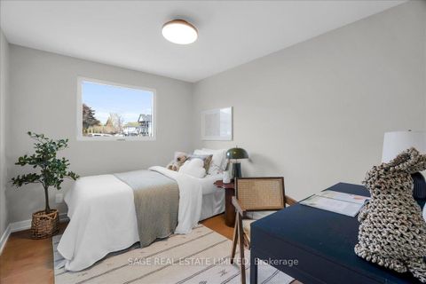 Photo 12 at 664 Breezy Drive, West Shore, Pickering