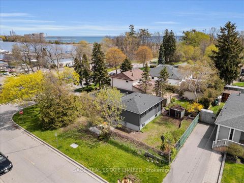 Photo 22 at 664 Breezy Drive, West Shore, Pickering