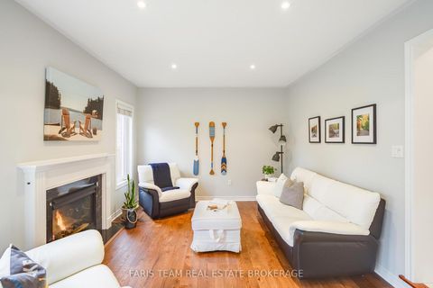 Photo 12 at 14 Bluewater Trail, Bayshore, Barrie