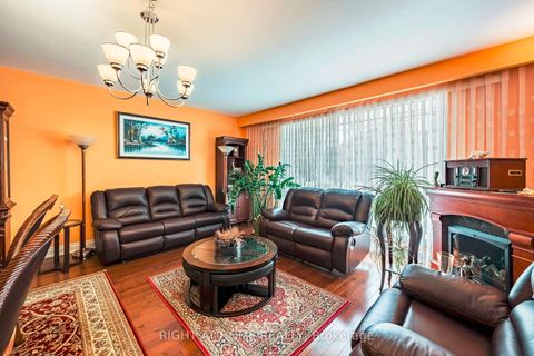 Photo 4 at 141 Dollery Court, Branson, Toronto