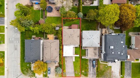 Photo 34 at 111 Madawaska Avenue, Newtonbrook East, Toronto