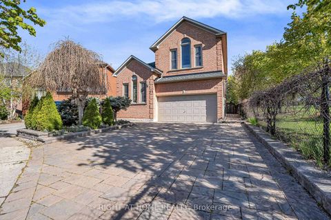 Photo 1 at 71 Ventura Way, Beverley Glen, Vaughan