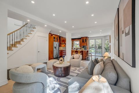 Photo 14 at 71 Ventura Way, Beverley Glen, Vaughan