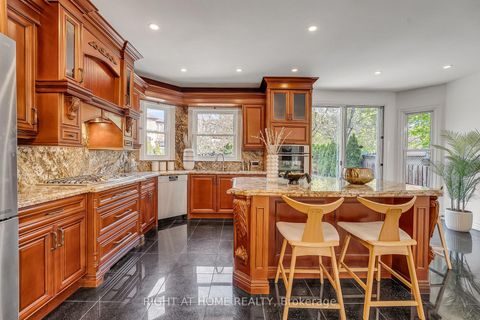 Photo 16 at 71 Ventura Way, Beverley Glen, Vaughan