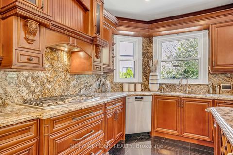 Photo 17 at 71 Ventura Way, Beverley Glen, Vaughan
