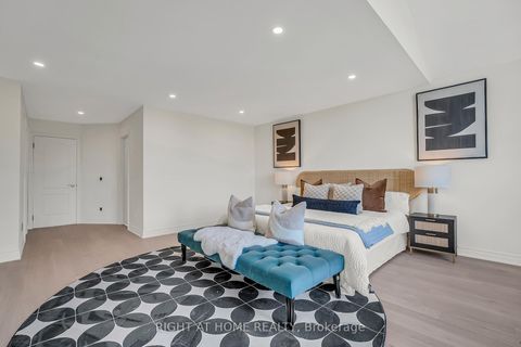 Photo 25 at 71 Ventura Way, Beverley Glen, Vaughan