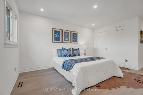 Photo 29 at 71 Ventura Way, Beverley Glen, Vaughan