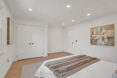 Photo 33 at 71 Ventura Way, Beverley Glen, Vaughan