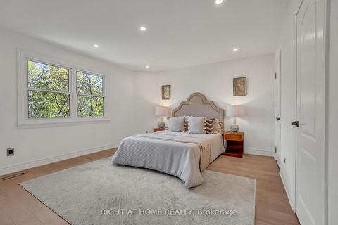 Photo 34 at 71 Ventura Way, Beverley Glen, Vaughan