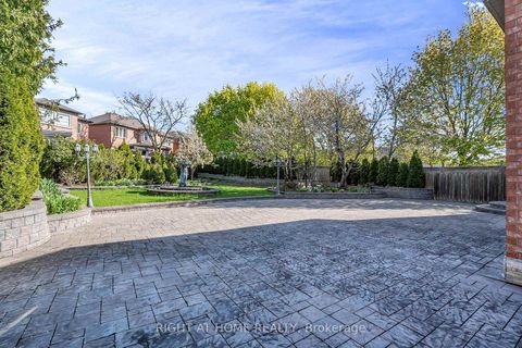 Photo 47 at 71 Ventura Way, Beverley Glen, Vaughan
