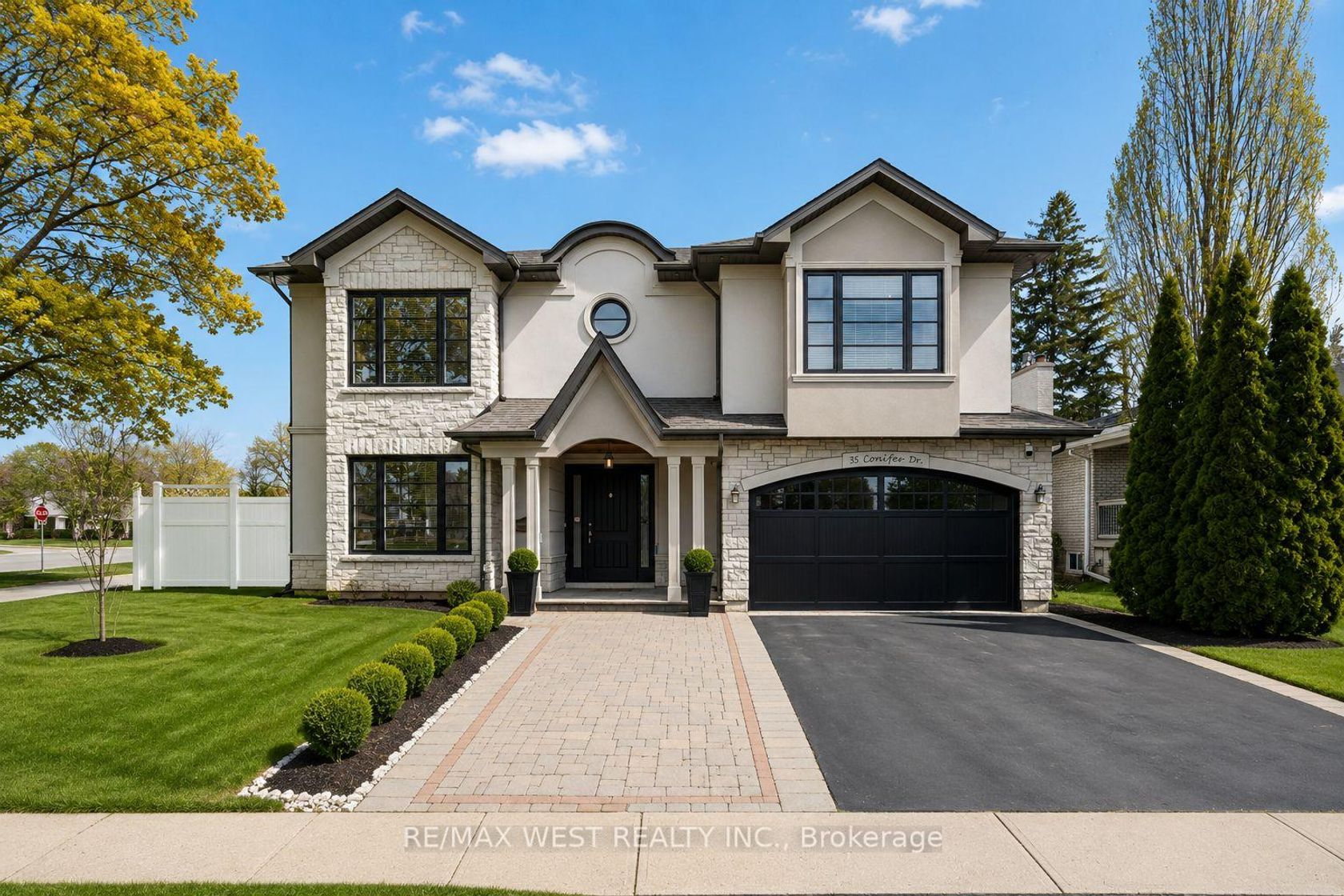 35 Conifer Drive, Markland Wood, Toronto photo number 2