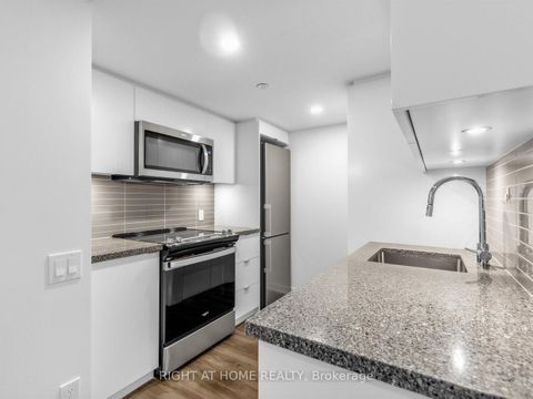 Photo 8 at 423 - 500 Wilson Avenue, Clanton Park, Toronto