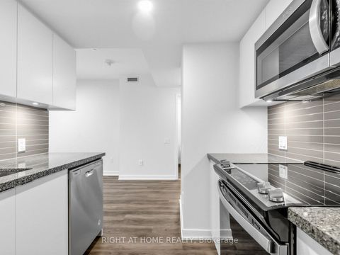 Photo 9 at 423 - 500 Wilson Avenue, Clanton Park, Toronto