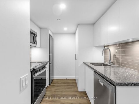 Photo 10 at 423 - 500 Wilson Avenue, Clanton Park, Toronto