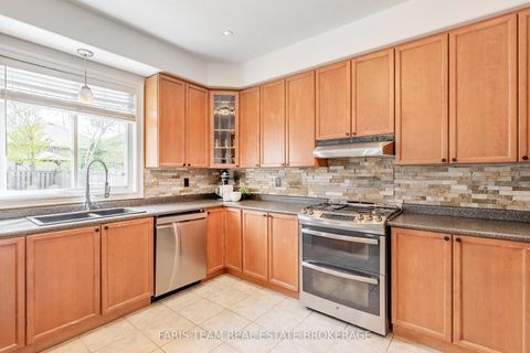 Photo 7 at 49 Prince William Way, Shore, Barrie