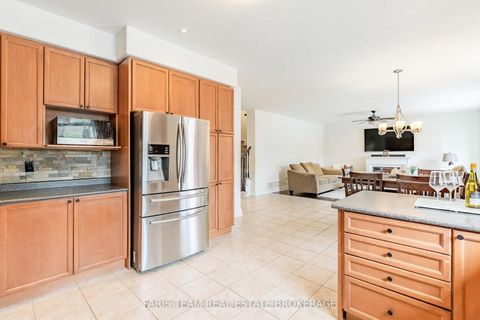 Photo 8 at 49 Prince William Way, Shore, Barrie