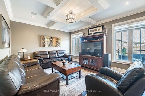 Photo 11 at 161 Cranbrook Crescent, Kleinburg, Vaughan