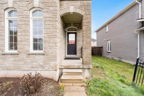 Photo 4 at 3 Prince William Way, Shore, Barrie