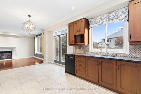 Photo 9 at 3 Prince William Way, Shore, Barrie