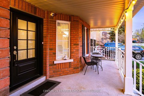 Photo 2 at 673 Chaleur Place, Wyndham, Newmarket