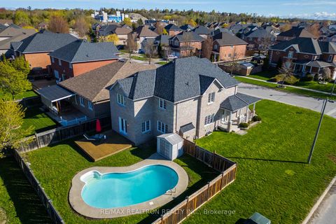 Photo 2 at 2 Whitestone Drive, Keswick North, Georgina