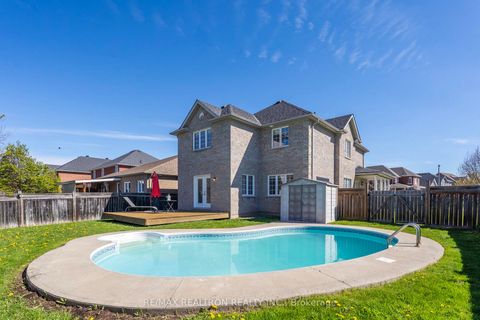Photo 3 at 2 Whitestone Drive, Keswick North, Georgina