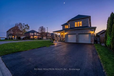 Photo 4 at 2 Whitestone Drive, Keswick North, Georgina
