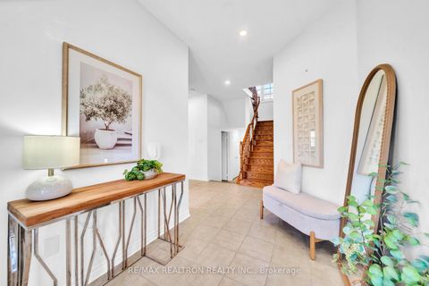 Photo 7 at 2 Whitestone Drive, Keswick North, Georgina