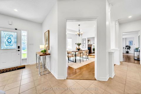 Photo 9 at 2 Whitestone Drive, Keswick North, Georgina