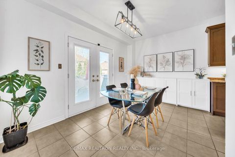 Photo 16 at 2 Whitestone Drive, Keswick North, Georgina