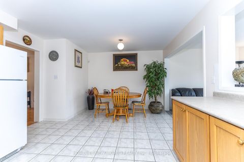 Photo 14 at 12 Touchstone Drive, Amesbury, Toronto