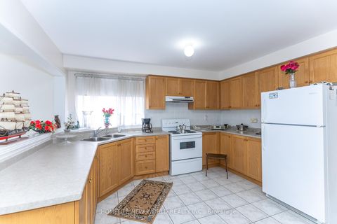 Photo 15 at 12 Touchstone Drive, Amesbury, Toronto