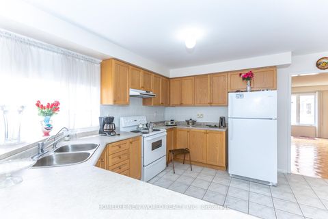 Photo 17 at 12 Touchstone Drive, Amesbury, Toronto
